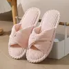 Zapatillas Populares de Pana Cruzada de Algodón para el Hogar de Otoño, Venta al por Mayor de Interiores, Zapatillas Cálidas para el Hogar para Mujeres