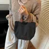 Bolsa de Lona Bordada com Letra Retro para Mulheres para Trabalho e Deslocamento, Bolsa Térmica para Almoço, Bolsa Saco Versátil de Mão, Bolsa de Mão Casual para Mulheres