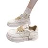 Zapatos de plataforma VTPV altura de muffin 2024 nuevos de moda cabeza redonda suela gruesa pequeña zapatos blancos combinan con todo deportivos y de ocio