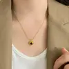 Collar colgante vintage de gota de agua, racimo de uvas y pez pequeño para mujer, cadena para suéter de nicho de lujo ligero de alta gama, accesorio para cuello largo