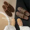 Chinelos fechados trançados para mulheres, para uso externo no verão, novo estilo primavera-verão 2026, chinelos preguiçosos de calçar fácil, sem salto, sapatos Birkenstock para mulheres