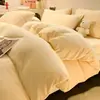 Juego de ropa de cama de cuatro piezas de terciopelo de leche engrosado para invierno, que incluye una sábana bajera de franela de vellón de coral, una sábana plana y una funda de edredón, con forro de vellón de doble cara