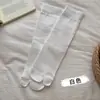 Calcetines de color liso estilo japonés con dedos divididos para mujer Xiaowu, calcetines de rayas verticales a media pantorrilla de dos dedos, calcetines apilables sin costuras para primavera y otoño, calcetines versátiles adelgazantes