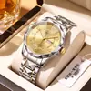 Novo relógio masculino popular com números e display do dia da semana, luminoso, à prova d'água, mostrador estiloso em formato de diamante, relógio de pulso a quartzo, atacado