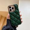 Funda de teléfono con cordón de cuero y metal para cámara estilo Chanel para Apple 13/14/15pro con patrón de diamantes