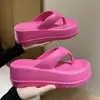 Nuevas Chanclas EVA Sandalias de Clip de Fondo Grueso para Mujer Verano Uso Transfronterizo Fondo Suave Aumentado Pantuflas de Playa