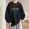 Moda Masculina Nueva de Primavera y Otoño Sudadera Versátil Estilo Coreano Cuello Redondo Manga Larga Estampada Holgada Talla Grande Sudadera Superior Venta al por Mayor