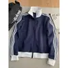 Sudadera corta azul marino con cremallera para hombre, perfecta para primavera y otoño, con un elegante cuello alto de estilo americano y tres rayas