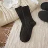 Meias de Lã Grossa Tricotadas Outono e Inverno Femininas Estilo Japonês Listras Verticais Simples Cor Sólida Macias Aderentes Meias Felpudas Meias Grossas Quentes Meio da Panturrilha