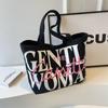 Bolsa de Lona Pintada com Letras Grandes para Mulher Gentil da Tailândia 2024 Nova Primavera Bolsa de Ombro Versátil Texturizada