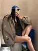 Chamarra con capucha bordada estilo americano de dos piezas falsas para mujer, chaqueta de béisbol holgada de otoño con parches de insignias vintage, chamarra casual