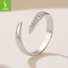 Anel Aberto Metálico Yinziyun Original Estilo Minimalista Empilhável Estilo Executivo Anel de Cobre Banhado a Platina com Zircônia Joia