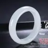 Venta al por mayor de fábrica pulsera de jade blanco imitación Hetian Jade material de Mongolia Exterior versión ancha de grasa de oveja blanca pulsera de jade pulsera de aro de jade para mujer