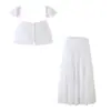 Conjunto vacacional de camisola ajustada de un solo botón con diseño de volantes estilo francés + falda de retazos de encaje de cintura alta
