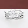Exquisito Anillo Hueco de Cobre Puro con Zirconia, Diseño Geométrico Pequeña Corona, Moderno y Versátil, Exclusivamente para Ventas Transfronterizas
