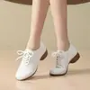 Coleção Outono 2026: Sapatos Quadrados Respiráveis Vazados Femininos, de Solado Macio, de Solado Grosso, com Aumento de Altura, para Mulheres de Meia-Idade e Idosas, Sapatos Individuais