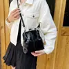 Nueva Bolsa de Clip 2025 Bolso de Mujer Bolso para Teléfono Móvil Bolso Cruzado Retro Elegante Bolso de Mano Literario Ropa de Trabajo Versátil