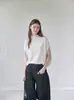 Capa de punto blanca de cuello medio alto estilo francés, camiseta de manga corta de seda de hielo para mujer, un top corto impresionante y hermoso para el verano