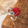 Anillo de Luz de Zirconia Incrustada en Oro Real Chapado en Cobre Transfronterizo Europeo y Americano Lujo Ligero Sensación de Alta Gama Anillo para el Dedo Joyería de Mano Versátil Fabricante Venta al por Mayor en Stock