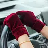 Guantes cálidos de terciopelo dorado para otoño e invierno, resistentes al frío, adecuados para ciclismo, andar en patinete eléctrico, baile en la plaza y actividades al aire libre.; guantes universales de polar
