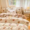 Juego de Cuatro Piezas de Terciopelo de Leche Cálido de Invierno Espeso Coral Fleece Franela Funda de Edredón Juego de Tres Piezas para Dormitorio de Estudiante