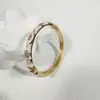 Yongge Jewelry Pulsera de Color Dopamina Estilo Étnico Versátil Borde Dorado Hueco Adorno de Mano