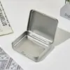 Caixa de Lata de Ferro Forjado Caixa de Remédios Portátil Caixa Pequena de Ferro Laqueada Rosa Delicada Caixa de Armazenamento Requintada Caixa Pequena para Presente com Tampa Flip