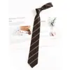 Color Marrón Contraste Verde Golpeteado a Mano Estilo Academia Raya Roja Corbata Estilo Retro Cafetería Casual Todo Combinable Camisa Marrón Accesorios
