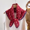 Pañuelo pequeño cuadrado de algodón y lino con estampado paisley en blanco y negro para mujer, adecuado para primavera, otoño e invierno, pañuelo para el cuello