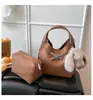 Bolso de Mano de Alta Gama de Nicho Nuevo para Invierno 2026 para Mujer, Bolso Cruzado Casual de Moda, Bolso Cubo Versátil para el Trabajo