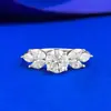 Novo anel S925 de prata Mu Jing Live com Moissanita cor D 6mm redondo com diamantes lapidados marquise em cluster, moda de luxo leve em estilo europeu e americano