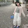 Roupa infantil para meninas com botões coloridos, adequada para ambientes com ar condicionado e uso ao ar livre, camisa de proteção solar de malha de linho de bambu, estilo coreano, suave e leve