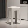 Banqueta para uso doméstico, espessa, empilhável, plástico resistente, adequada para sala de estar e jantar, simples, antiderrapante, banqueta alta para mesa de jantar, banqueta quadrada macia com almofada
