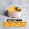 Acompanhamentos de hot pot de frutos do mar estilo barraca de comida Haidilao: pratos em camadas, almôndegas, carne bovina, tigelas de sangue de pato, macarrão, tigelas de sobremesa