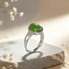 Anel de prata elegante e estiloso para uso diário, apresentando prata S925 e jade Hetian, um design moderno e luxuoso, perfeito para o dedo indicador