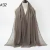 Bufanda de algodón nueva de color liso plisado, rayón naturalmente arrugado con bordes de flecos, pañuelo grande para la cabeza de mujer BS414