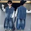 Conjunto de Ropa para Niños Niños, Estilo Coreano Otoño, Ropa Elegante de Pequeño Caballero, Nuevo Modelo 2026, Conjunto de Tres Piezas Chaleco de Mezclilla para Bebé