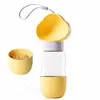 Garrafa de Água Portátil 3 em 1 para Cachorro com Recipiente de Comida, 550ml Dispensador de Água à Prova de Vazamento para Pets em Viagem com Tigela de Beber, Plástico de Grau Alimentício Alimentador de Água para Pets para Cães Gatos Caminhada ao Ar Livre Trilhas (Amarelo)