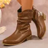 Botas versátiles de otoño e invierno transfronterizas 2026, punta redonda, de media pantorrilla, nuevo estilo con diseño plisado, modernas y elegantes