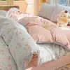 2026 Novo Conjunto de Roupa de Cama de Algodão 100% Quatro Peças Lençol de Cama Totalmente Algodão Capa de Edredom Estilo Fresco Conjunto de Roupa de Cama de Três Peças para Dormitório de Estudante