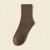 Calcetines de color liso de alta elasticidad, calcetines de color liso negro de otoño hasta la pantorrilla, calcetines deportivos de algodón desodorantes y resistentes al olor, calcetines gruesos casuales de estilo japonés para hombre