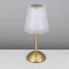 Lámpara de mesa de hierro transfronteriza para dormitorio de hotel, mesita de noche, escritorio, regalo, luz nocturna ambiental vintage recargable
