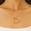 Collar de temperamento transfronterizo simple de amor, sensación de alta gama, superventas, cadena para la clavícula de lujo ligero de nicho para mujer, joyería al por mayor