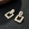 Aretes Cuadrados de Alta Gama, Aretes Geométricos de Cristal de Lujo Ligero de Estilo Retro de Moda de Hong Kong, Aretes Elegantes para Mujer