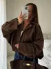 Jaqueta Curta de Camurça com Gola Reversível, Estilo Europeu e Americano, Caimento Solto, Jaqueta com Zíper Estilo Workwear Retrô para Mulheres, Nova Coleção Outono/Inverno 2025