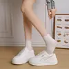 Zapatos casuales de suela gruesa para mujer GT9906, nueva colección de otoño 2026, suela suave, que aumenta la altura, zapatillas blancas, zapatillas deportivas de moda