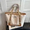 Fabricantes al por mayor de bolsos de nailon anti-salpicaduras para mujer, bandolera portátil, bolso de estilo étnico, bolso tote de gran capacidad para mujer