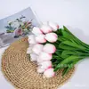 Flores Tulipán Artificiales de PU Mini Hidratantes Transfronterizos Flores Falsas Decoración del Hogar Adornos para Fotos Venta Directa de Fábrica