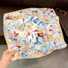 Bufanda de Seda Estampado Floral Nueva Primavera y Otoño 2026, Seda Sintética, Tacto de Lujo de Gama Alta, Pañuelo Cuadrado Pequeño para Mujer, Bufanda Decorativa Versátil para el Cuello
