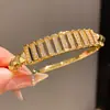 Pulseira com Fivela de Encaixe em Forma de Cobra Banhada a Ouro Real 18K Moda Retrô Pulseira Elegante Luxo Acessível Joias de Alta Qualidade para Mulheres